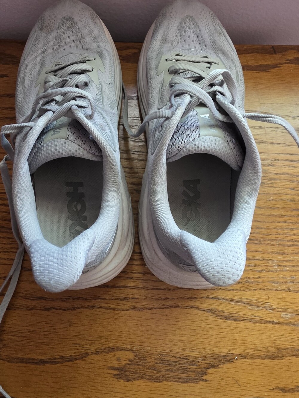 Womens Hoka Cliftons - Picture 4 of 6
